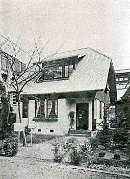 シャレーの風韻を掬む洋風住宅.jpg
