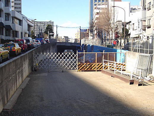 トンネル開口部(諏訪社側).jpg