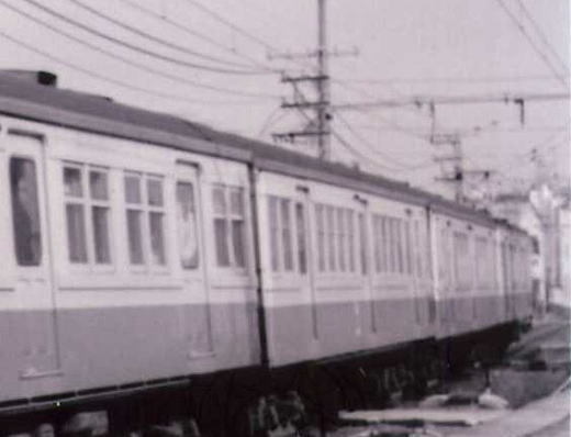 下落合駅を通過する西武電車1960年代末。: 落合学(落合道人) 下落合駅を通過する西武電車1960年代末。: 落合学(落合道人)