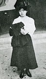 中条百合子.jpg