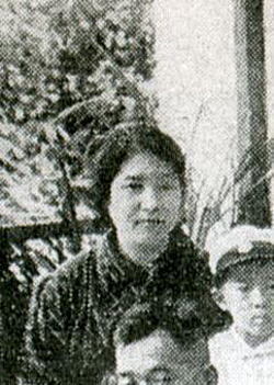 亀高文子.jpg