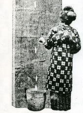 値上げ女中.jpg