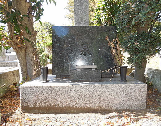 大泉黒石墓.jpg