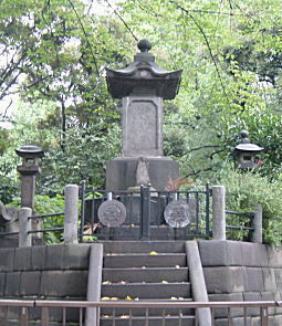 彰義隊墓標.jpg
