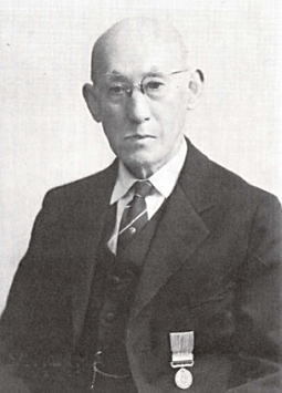 田辺尚雄.jpg
