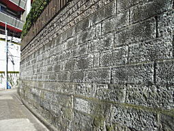第四文化村大谷石.JPG