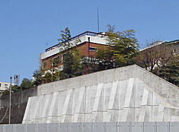 筑土八幡町セメント擁壁.JPG
