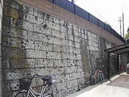 諏訪谷大谷石.JPG