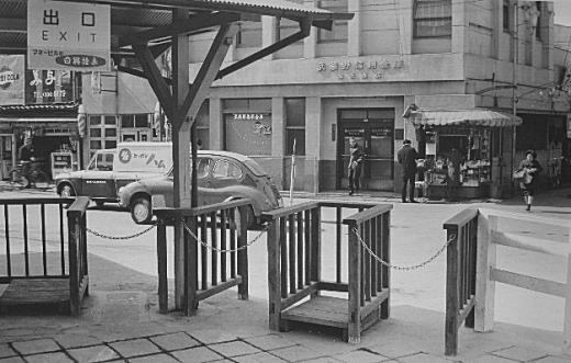 野方駅改札.jpg