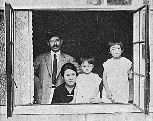 帆足理一郎・みゆき一家1926.jpg